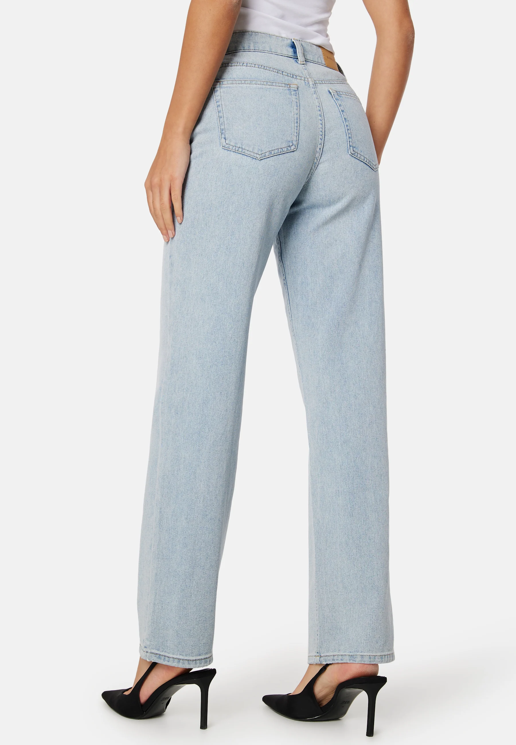 Wide Straight Jeans