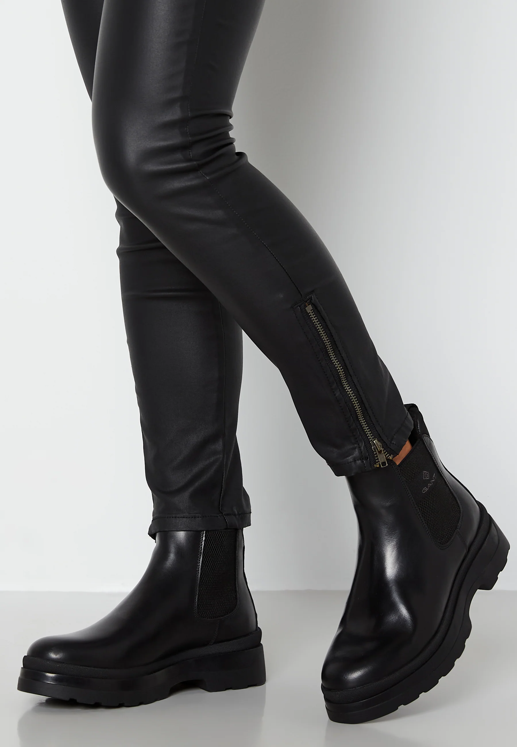 Windpeak Chelsea Boot - Image 2