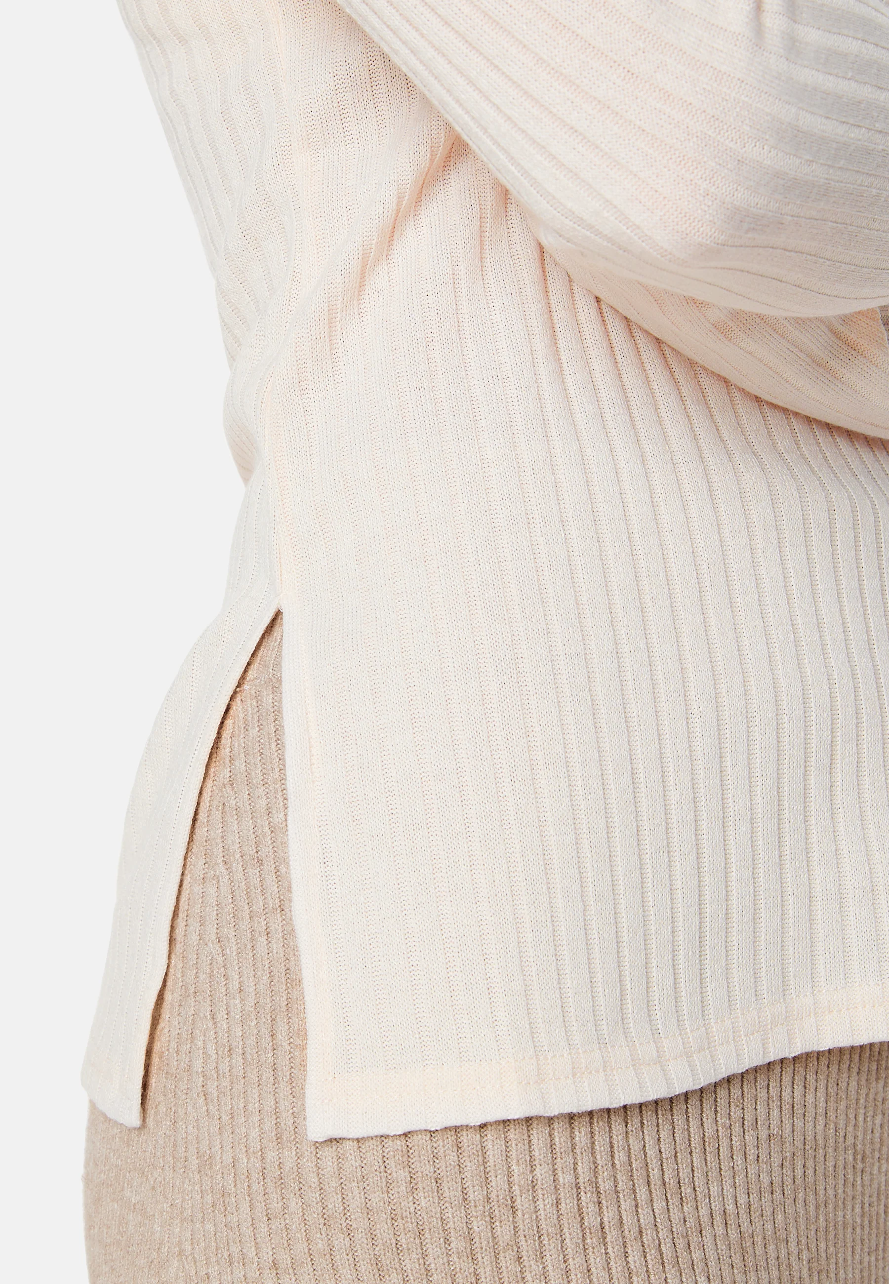 Winter deep V-neck top - Image 4