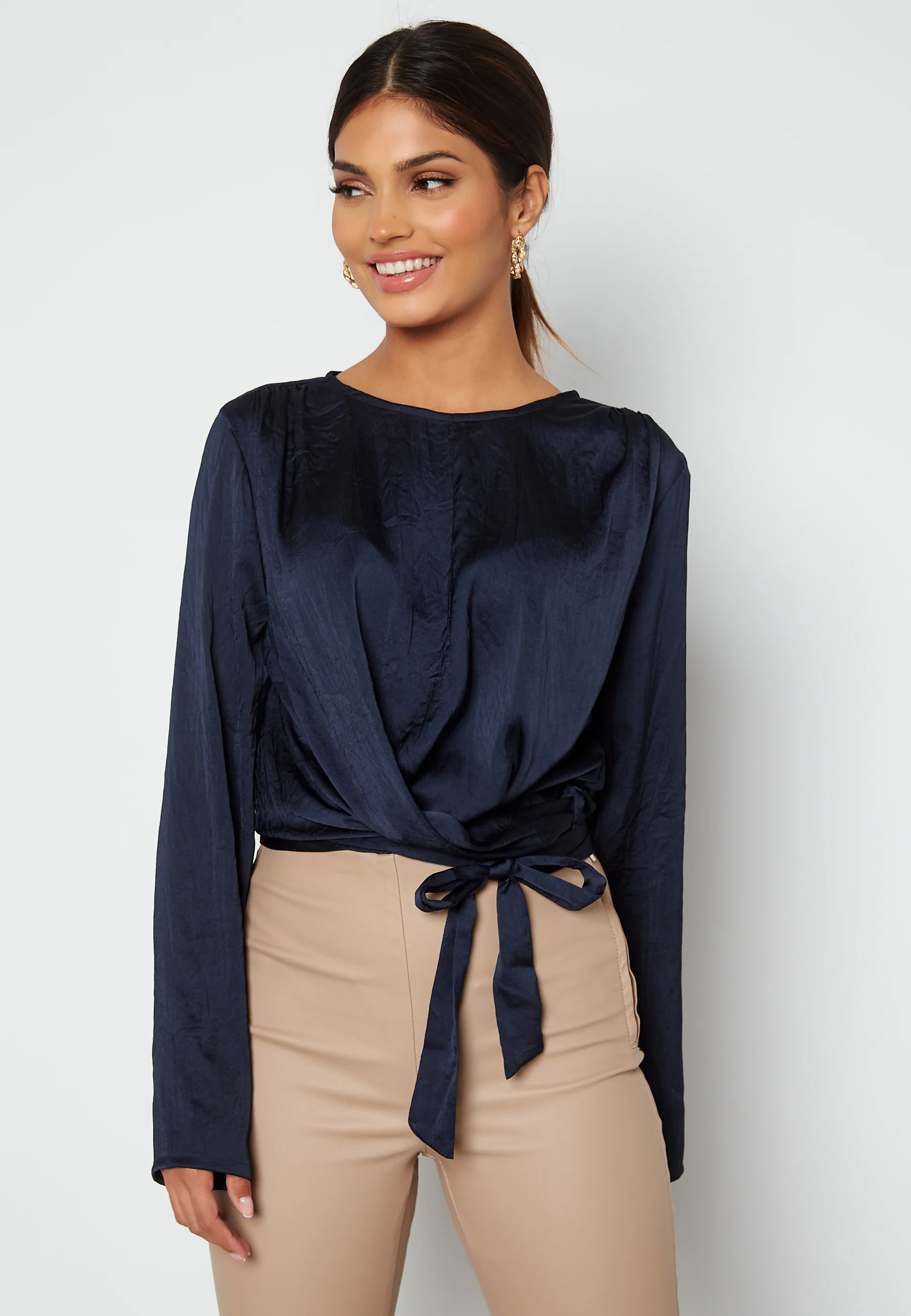 Yasmin short tie blouse