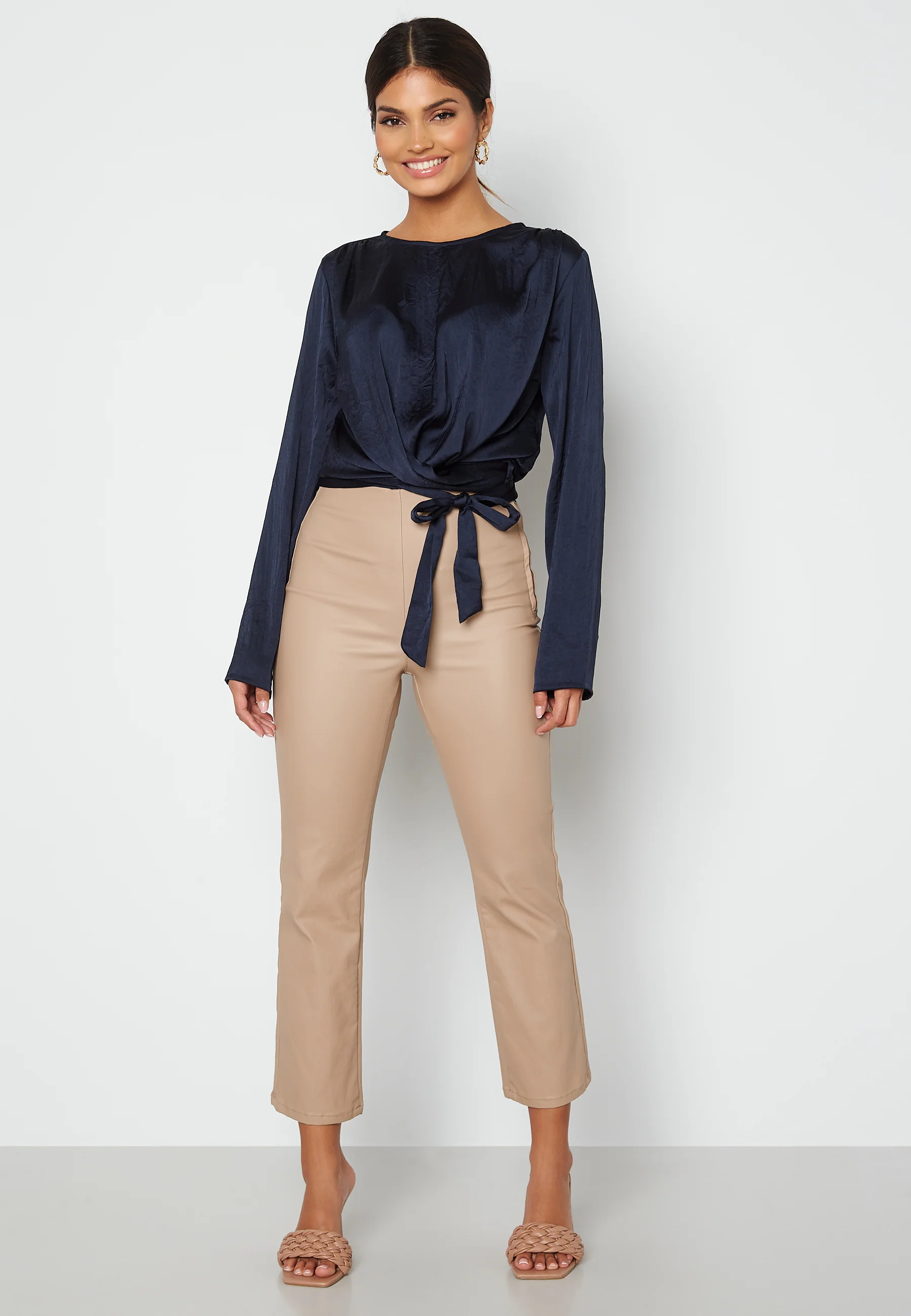 Yasmin short tie blouse - Image 2