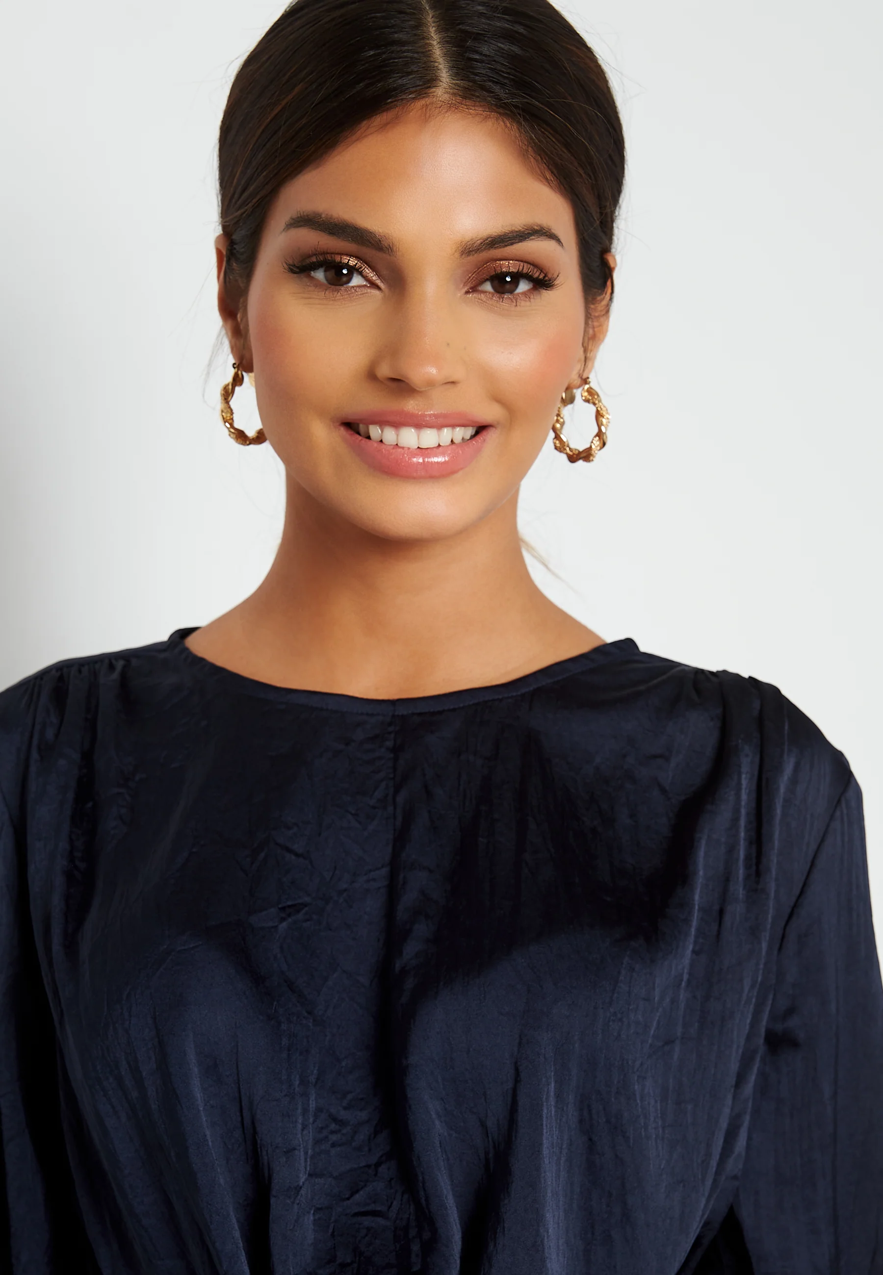 Yasmin short tie blouse - Image 4
