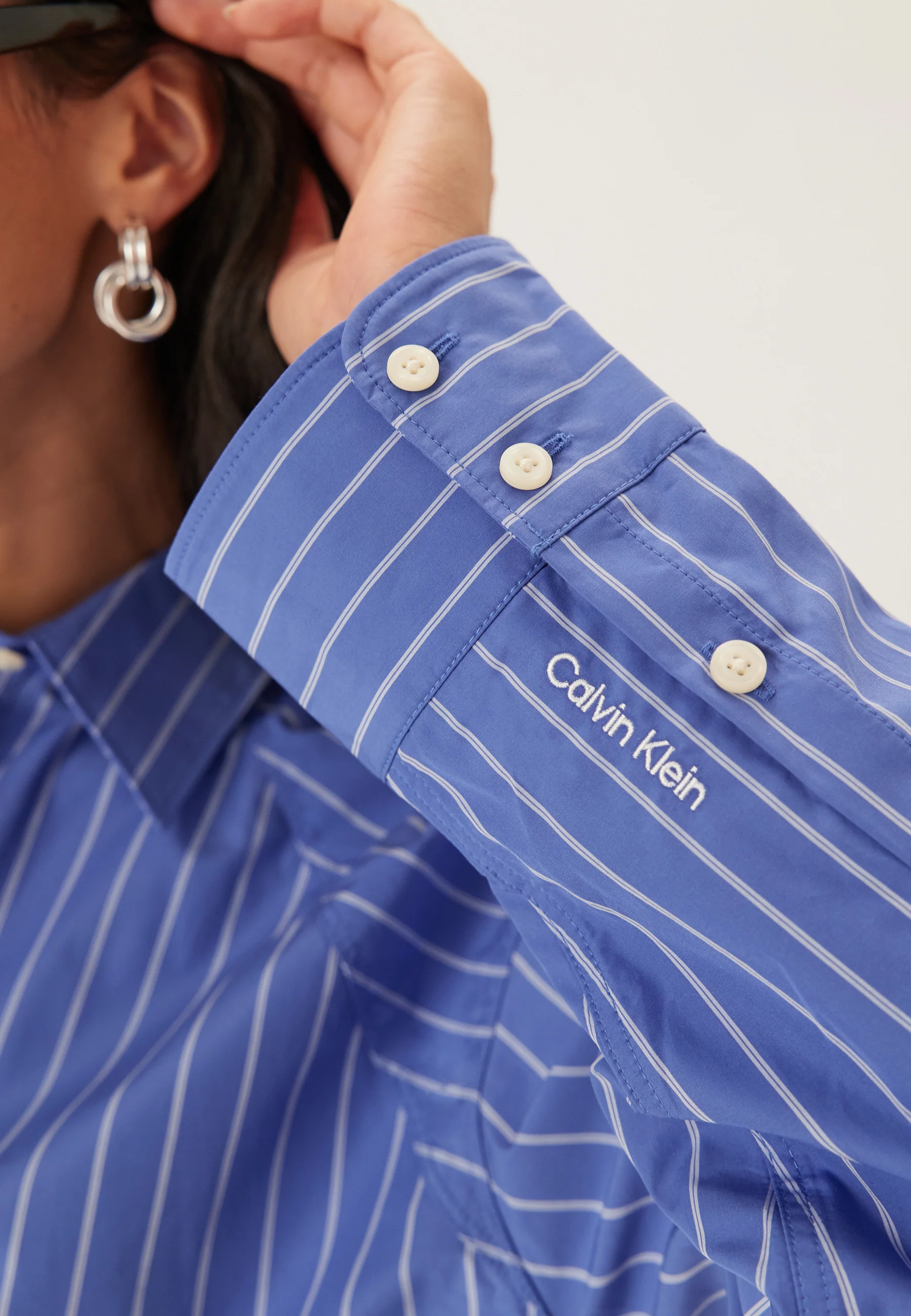 Yd Stripe Boxy Cropped Shirt - Image 5